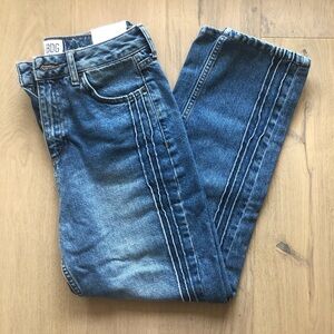 URBAN OUTFITTERS BDG TAPERED MOM JEAN